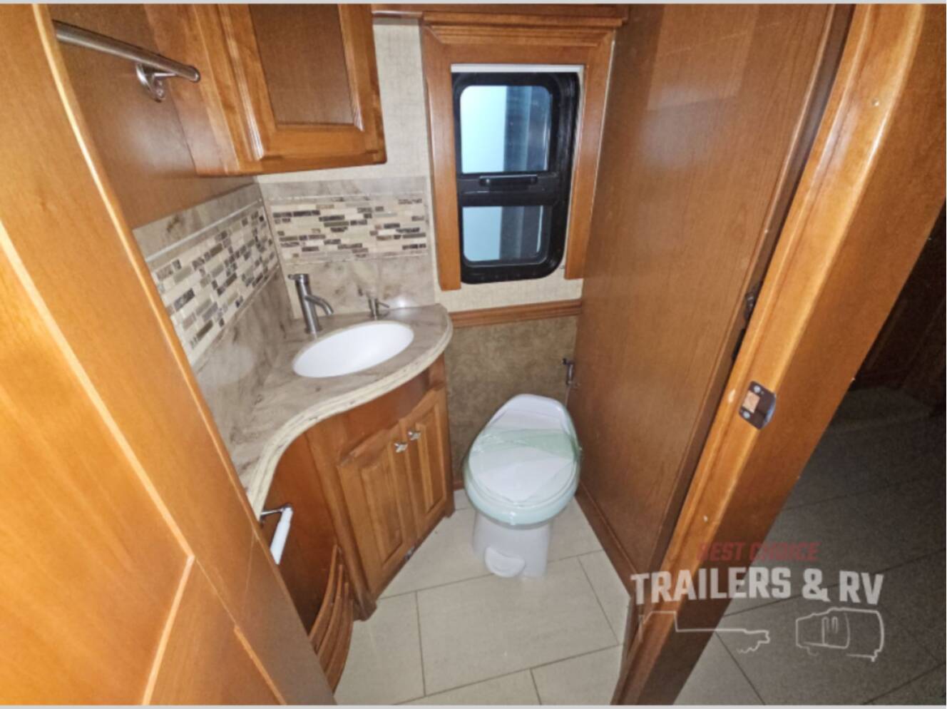 A photo of this 2014 Tiffin Motorhomes Phaeton 40 QBH