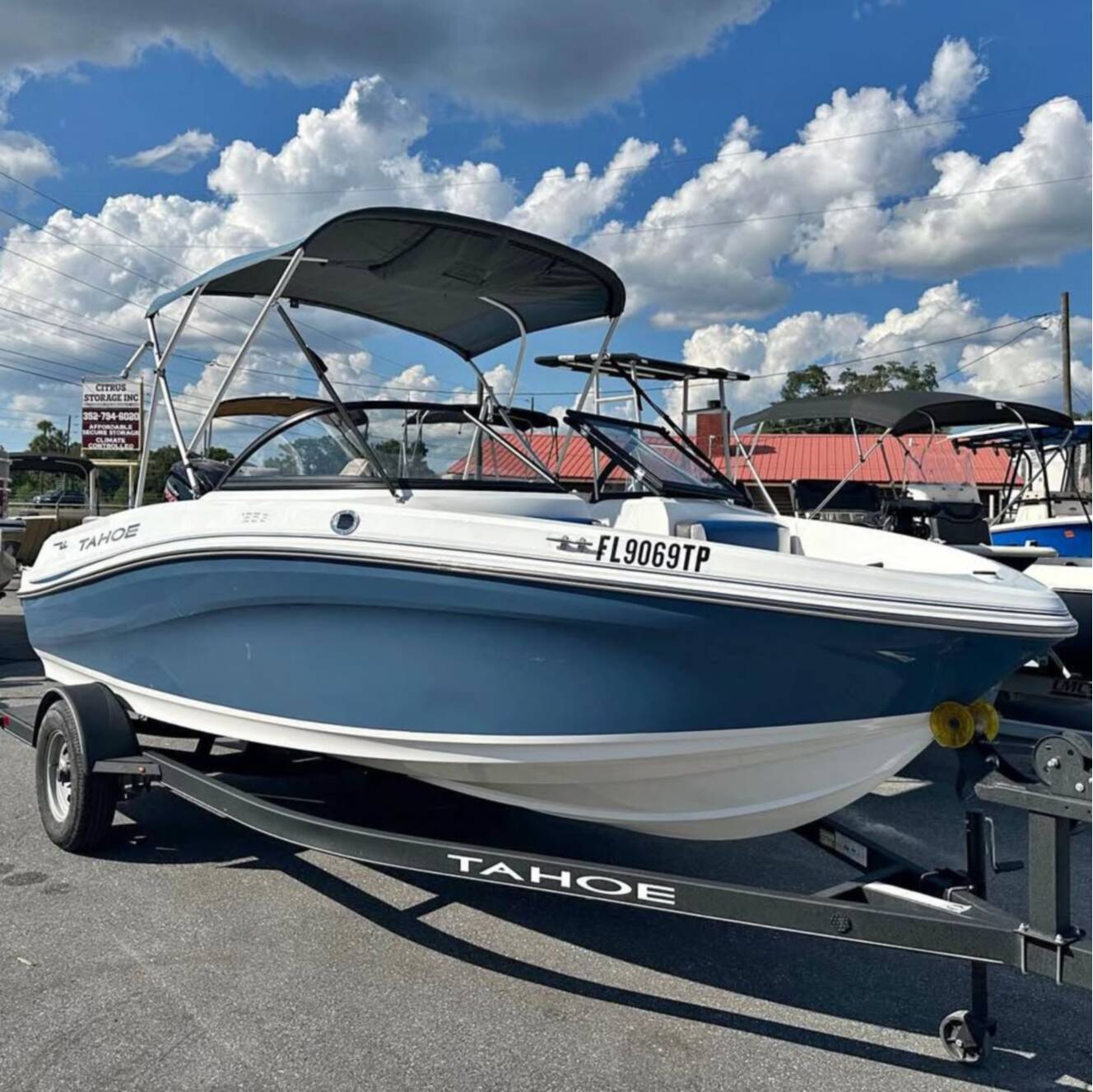 A photo of this 2023 Tahoe 185 S