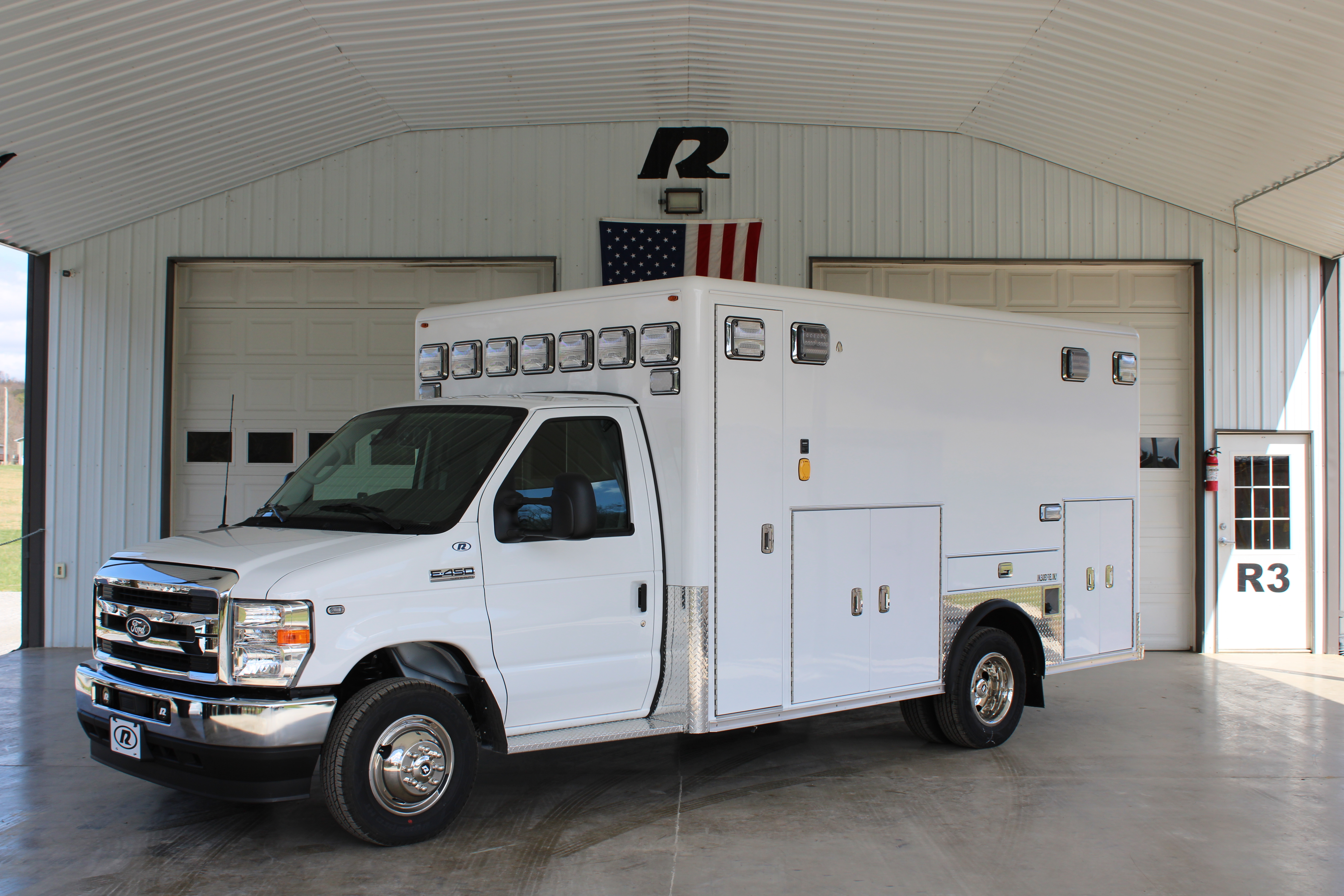 2026 FORD E450 in Greeneville, TN