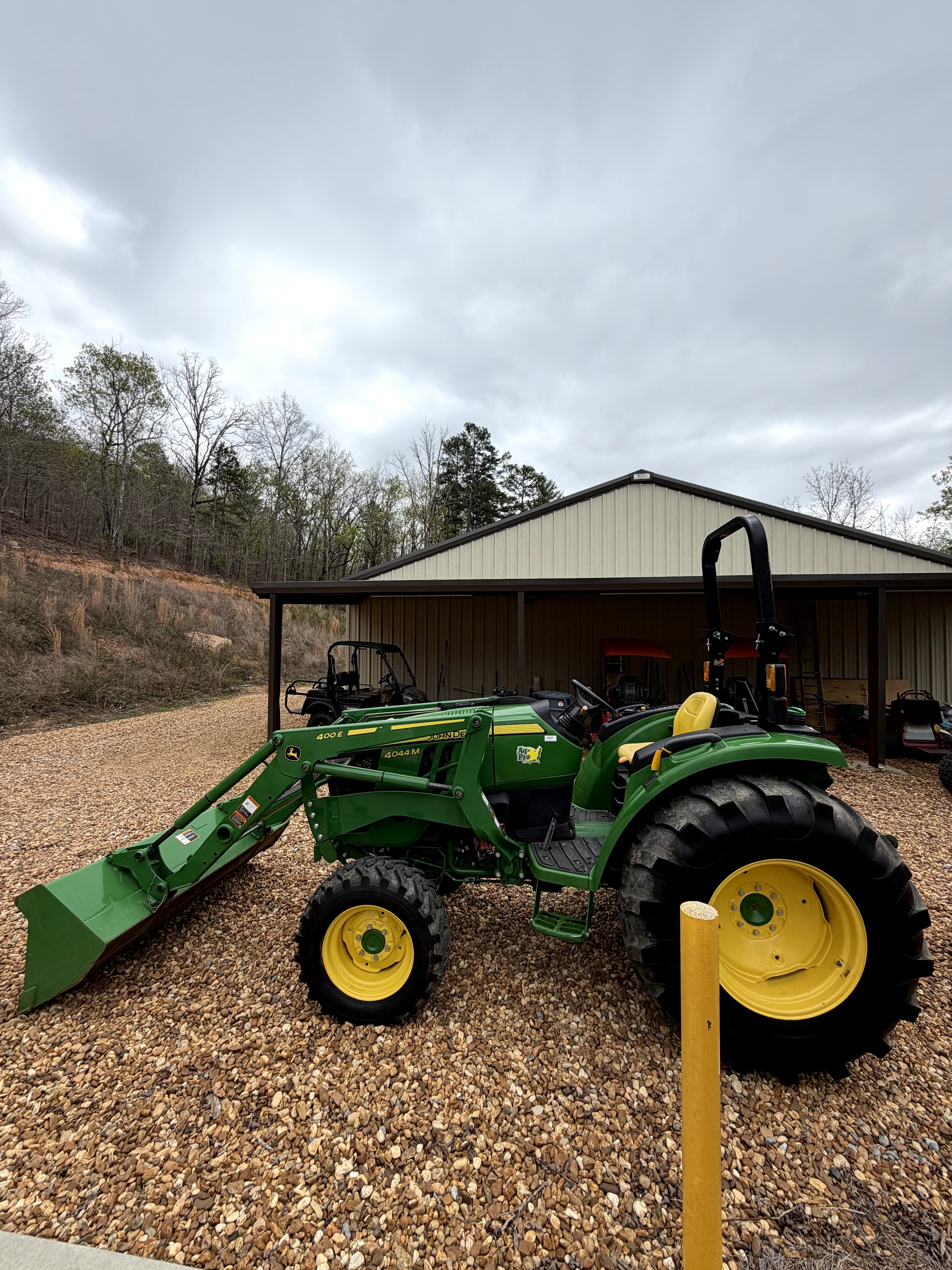 2014 JOHN DEERE 4044M in Chattanooga, TN