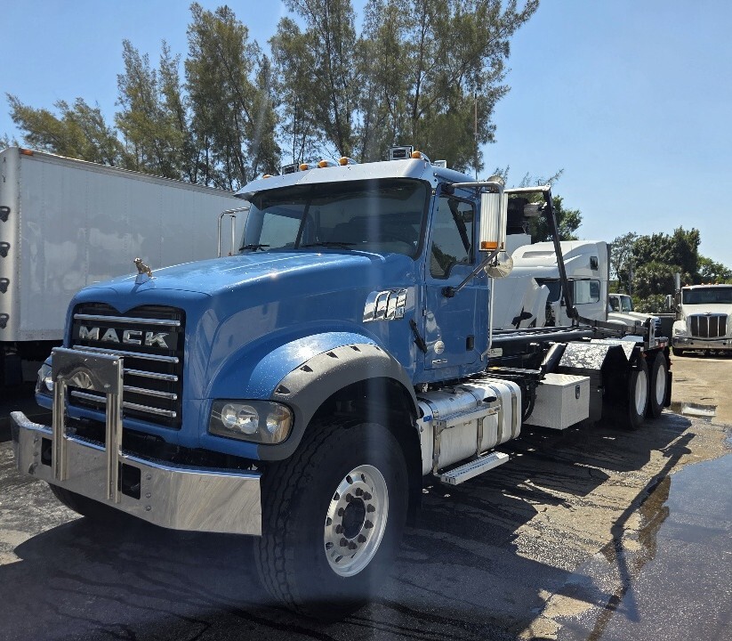 2019 MACK GRANITE in Fort Lauderdale, FL