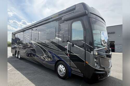 2019 Fleetwood DISCOVERY LXE 44B in forsyth GA