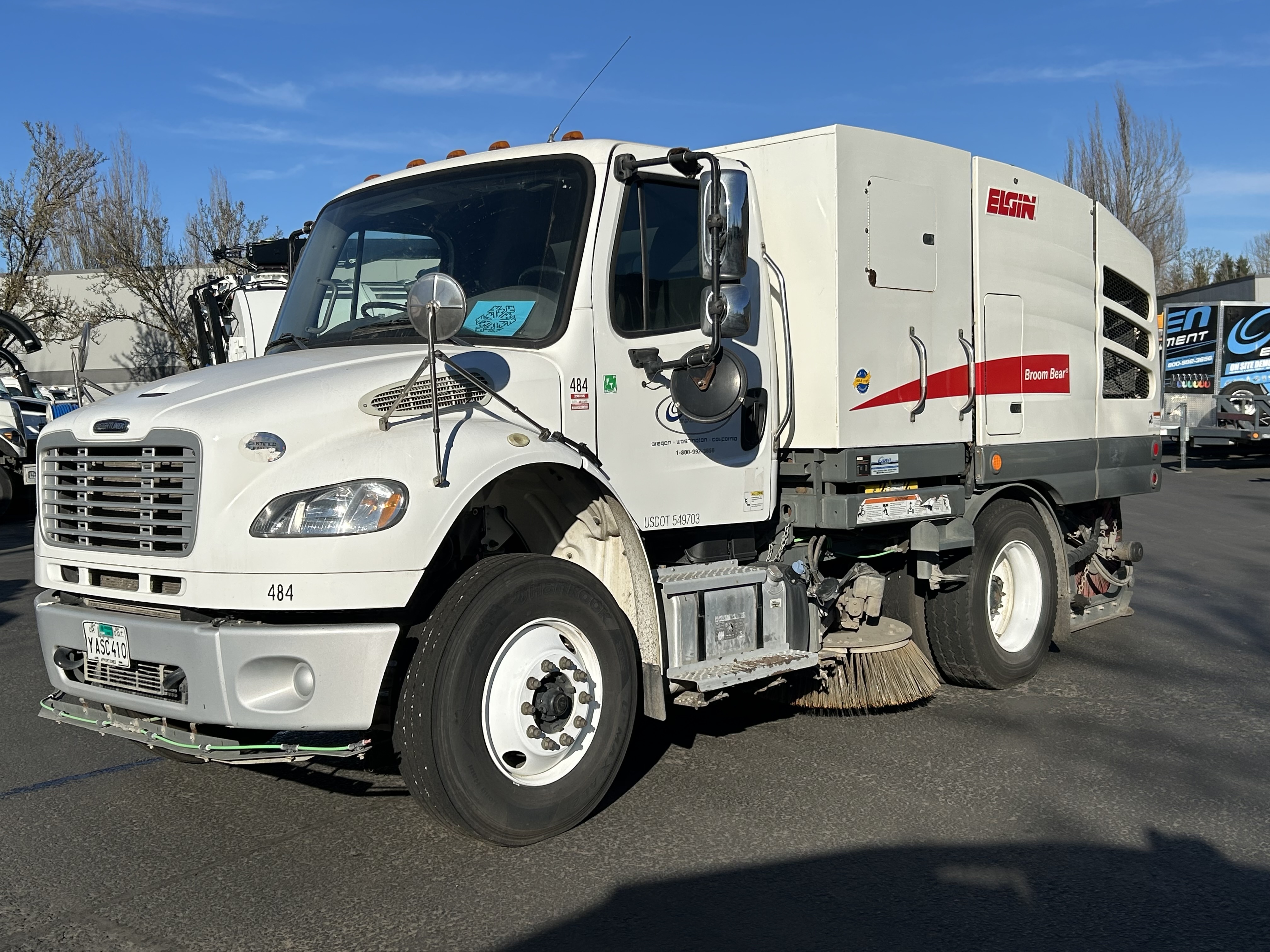 2019 ELGIN broom bear in Vancouver, WA