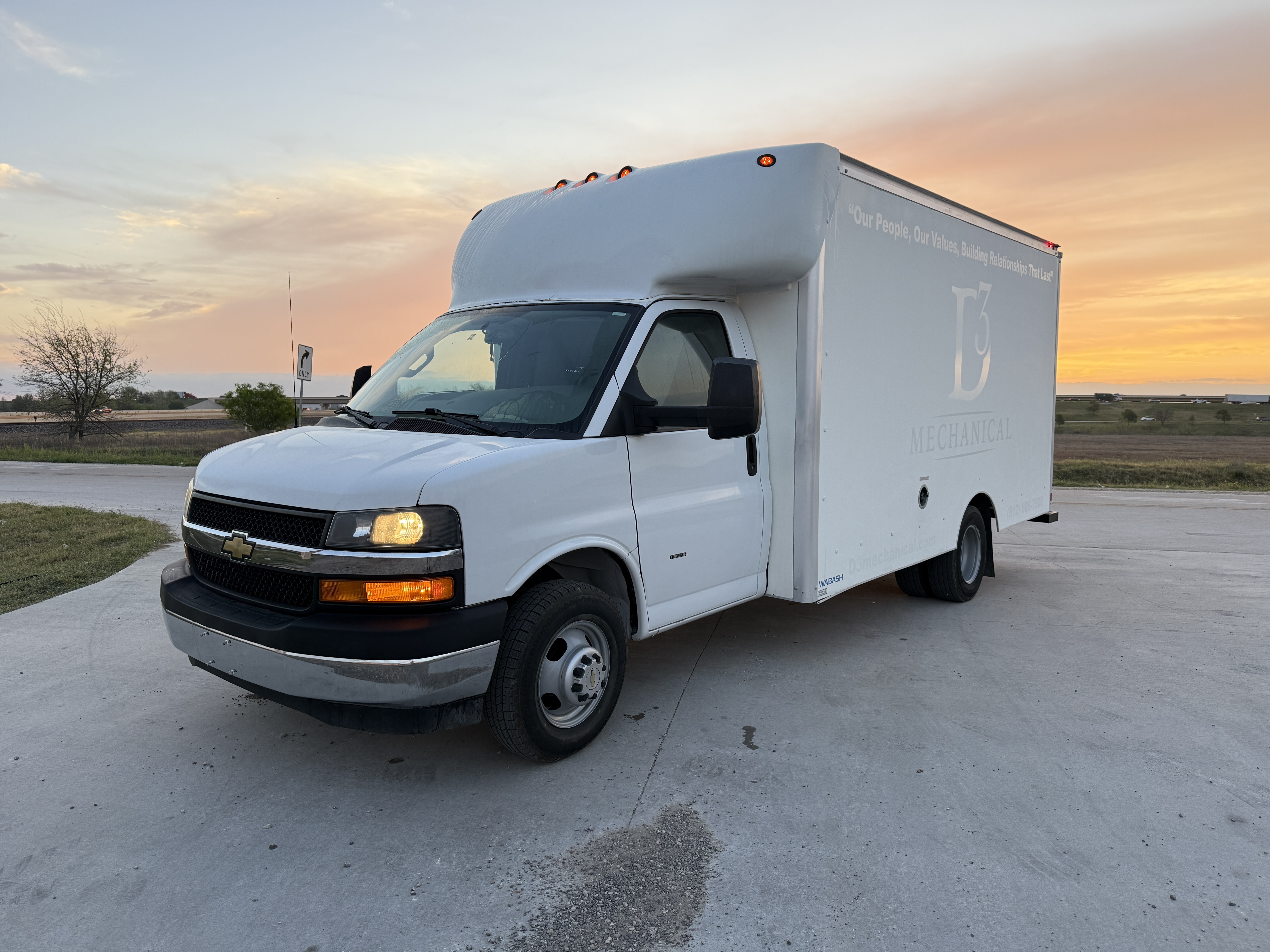2022 CHEVROLET EXPRESS G3500 in Hutto, TX