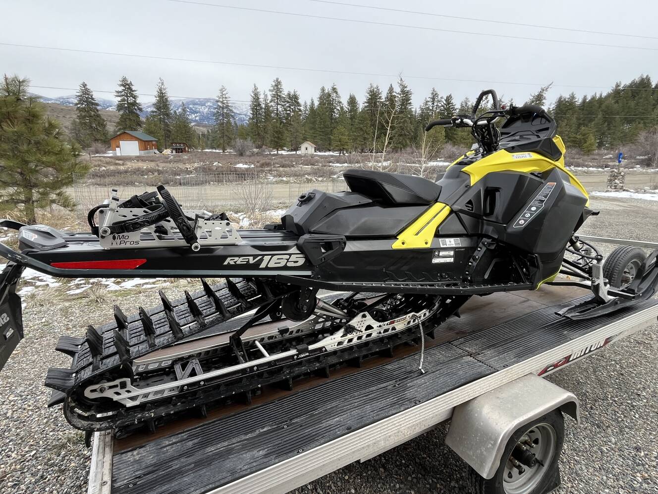 A photo of this 2017 Ski-Doo SUMMIT SP 850 E-TEC