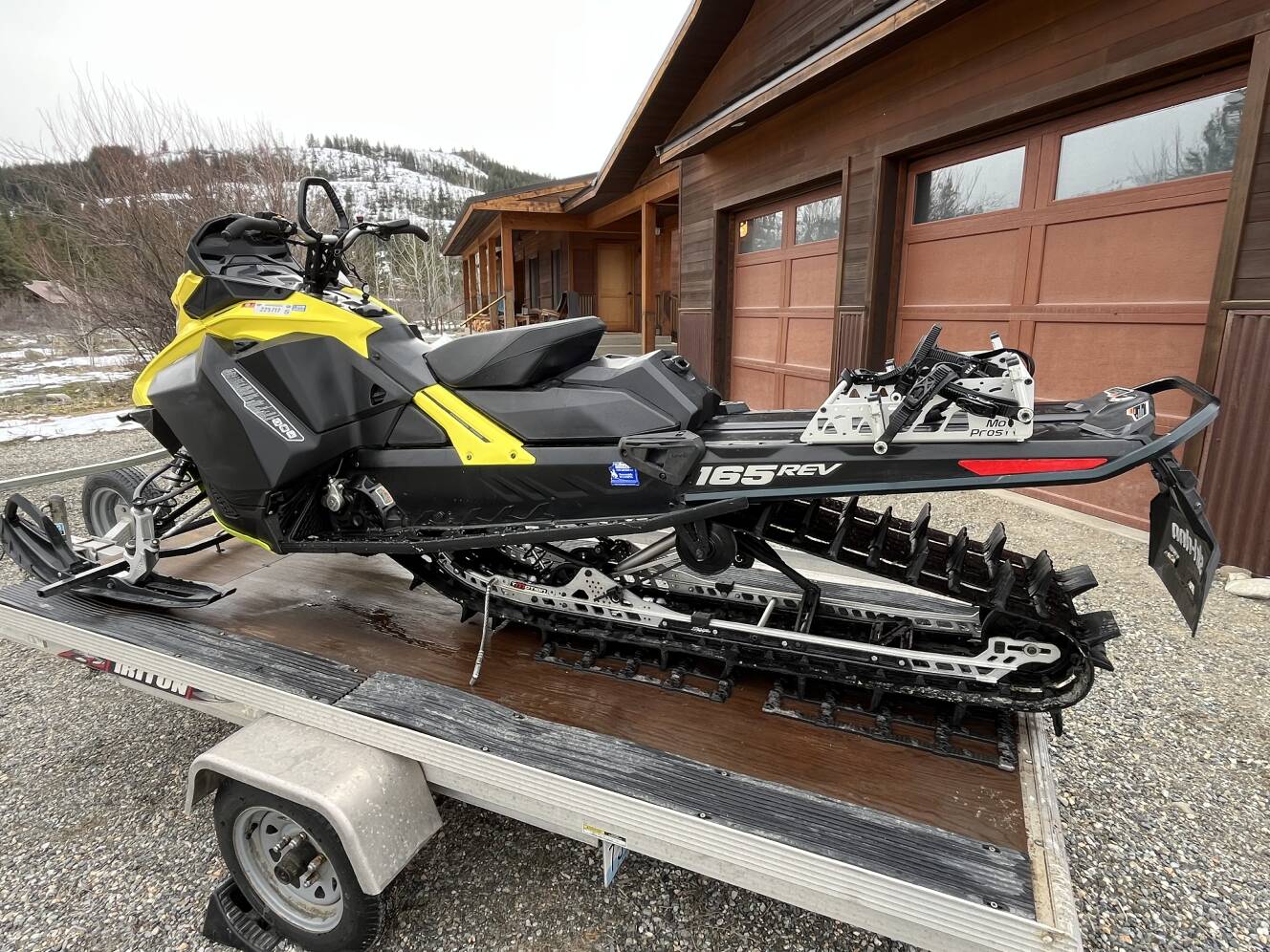 A photo of this 2017 Ski-Doo SUMMIT SP 850 E-TEC