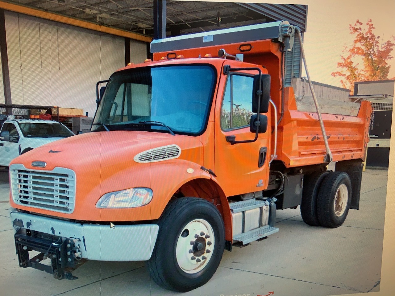 2011 FREIGHTLINER BUSINESS CLASS M2 106 in Amherst, VA