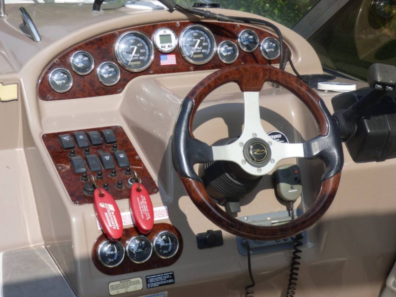 A photo of this 2002 Regal 2765 Commodore