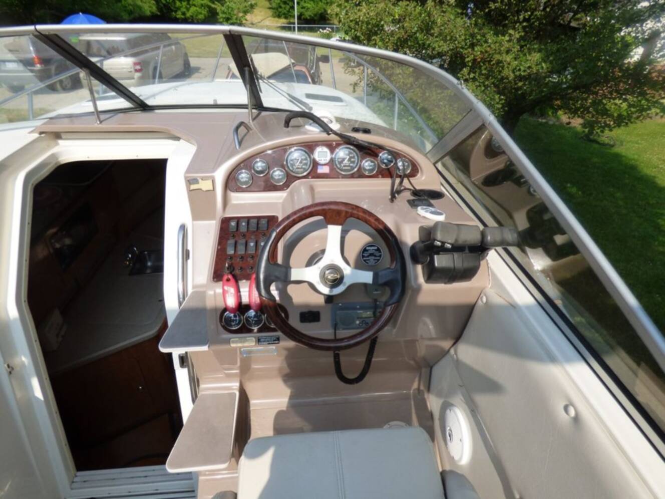 A photo of this 2002 Regal 2765 Commodore