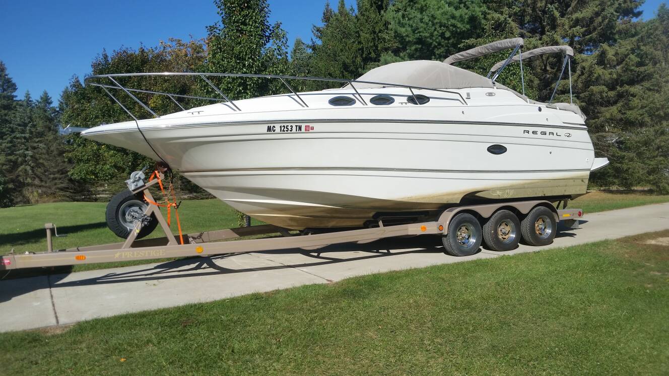 A photo of this 2002 Regal 2765 Commodore