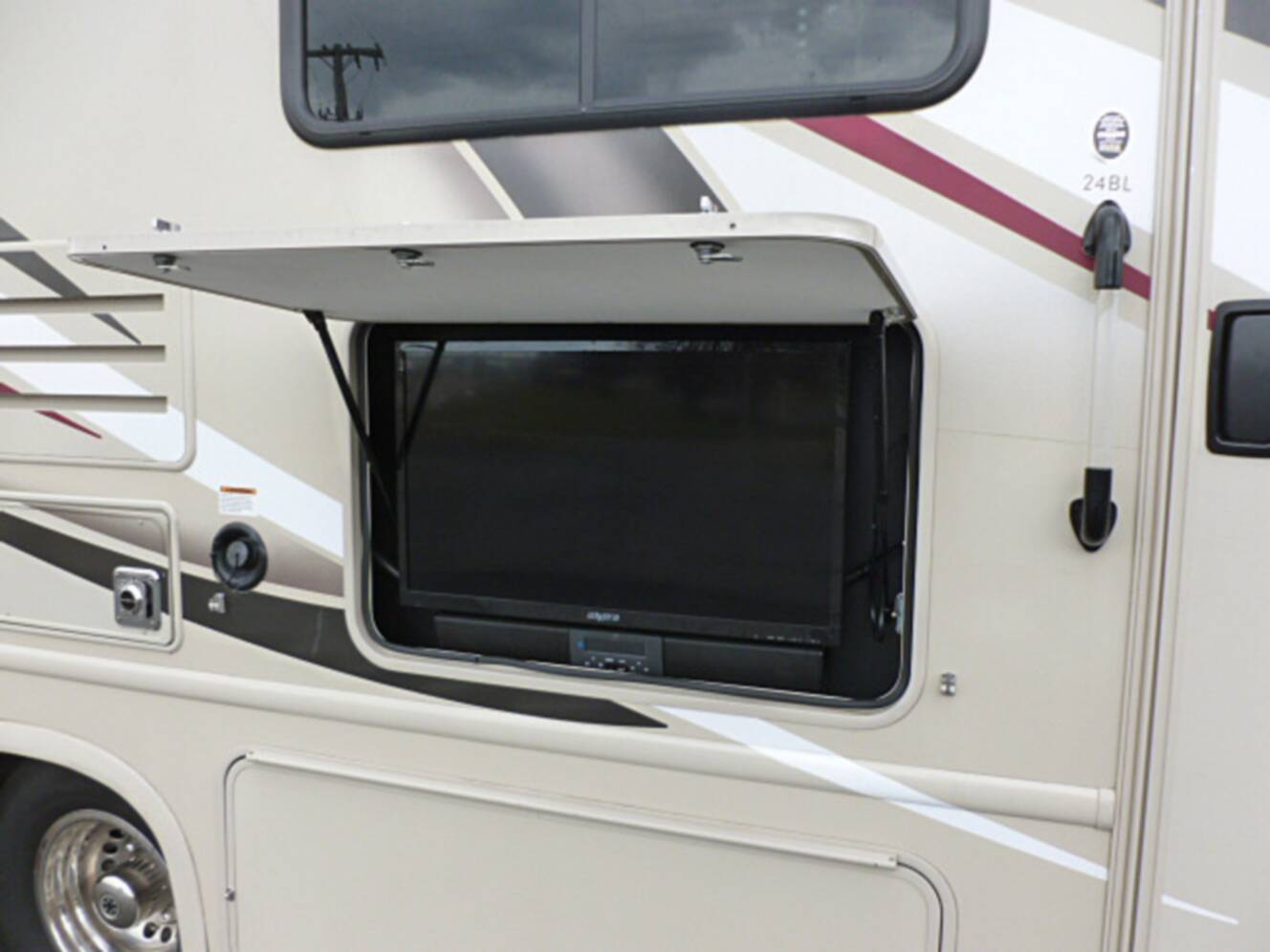 A photo of this 2019 Thor Motor Coach Four Winds 24BL