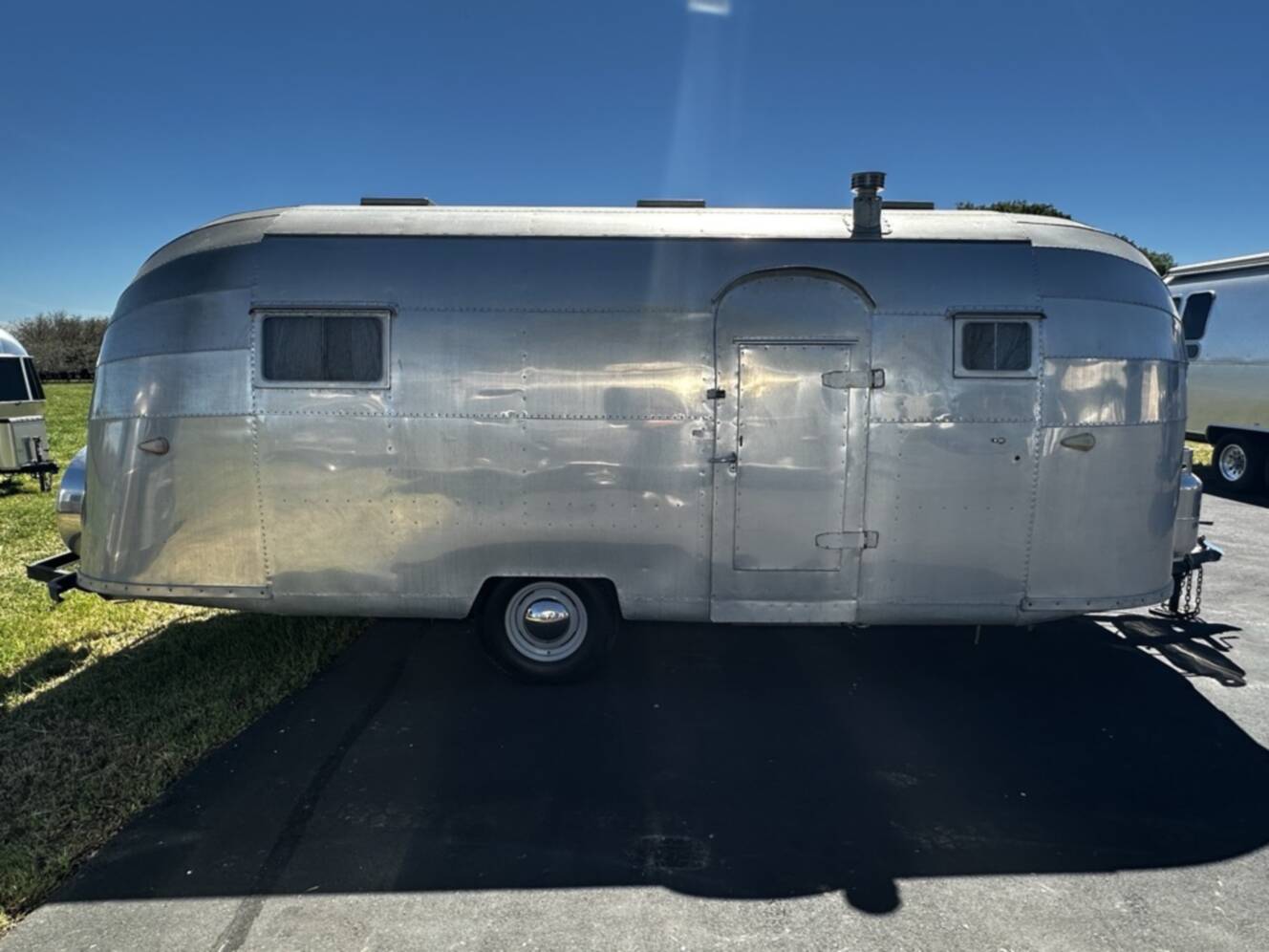 A photo of this 1954 Airstream SAFARI 22