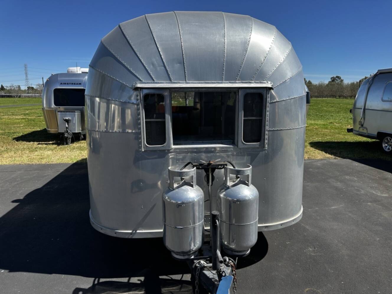 A photo of this 1954 Airstream SAFARI 22