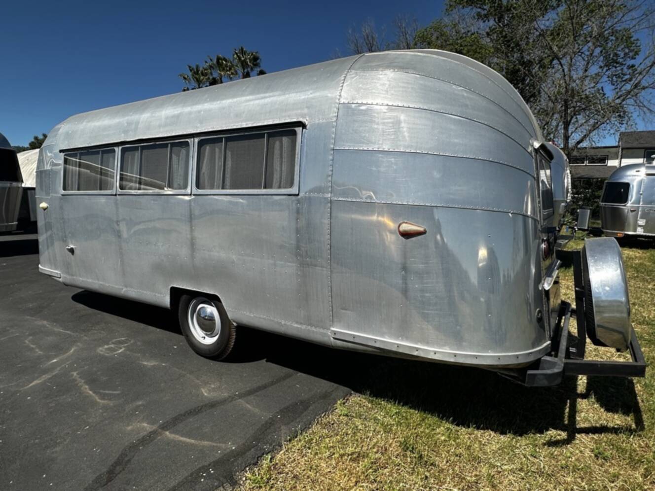 A photo of this 1954 Airstream SAFARI 22