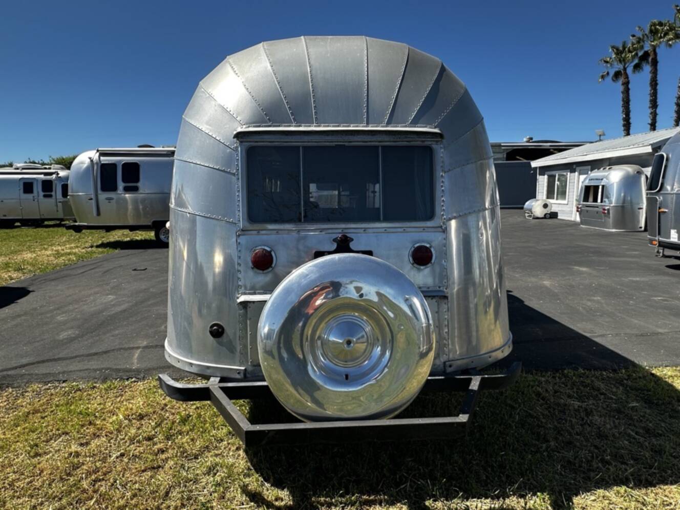 A photo of this 1954 Airstream SAFARI 22