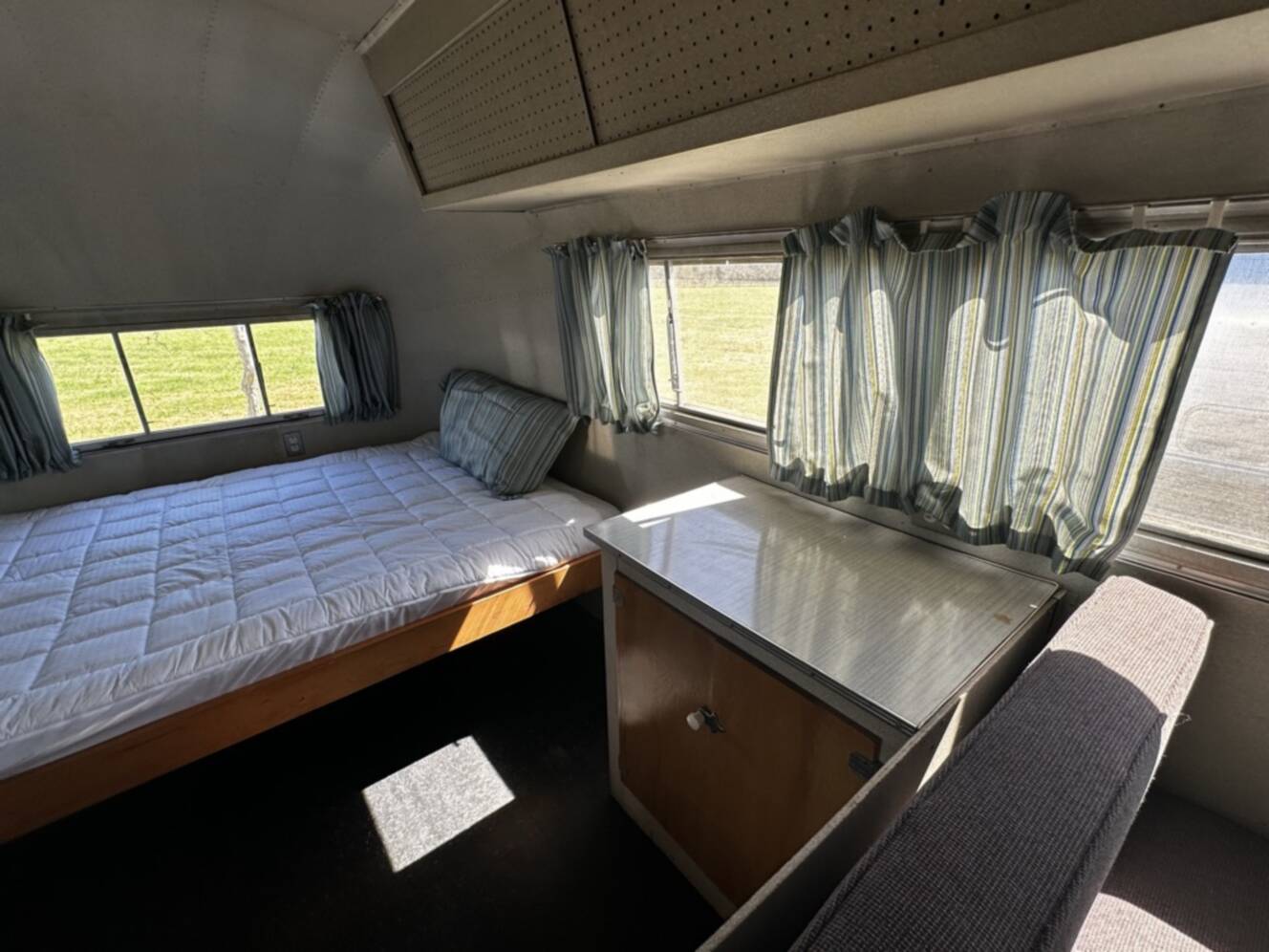 A photo of this 1954 Airstream SAFARI 22