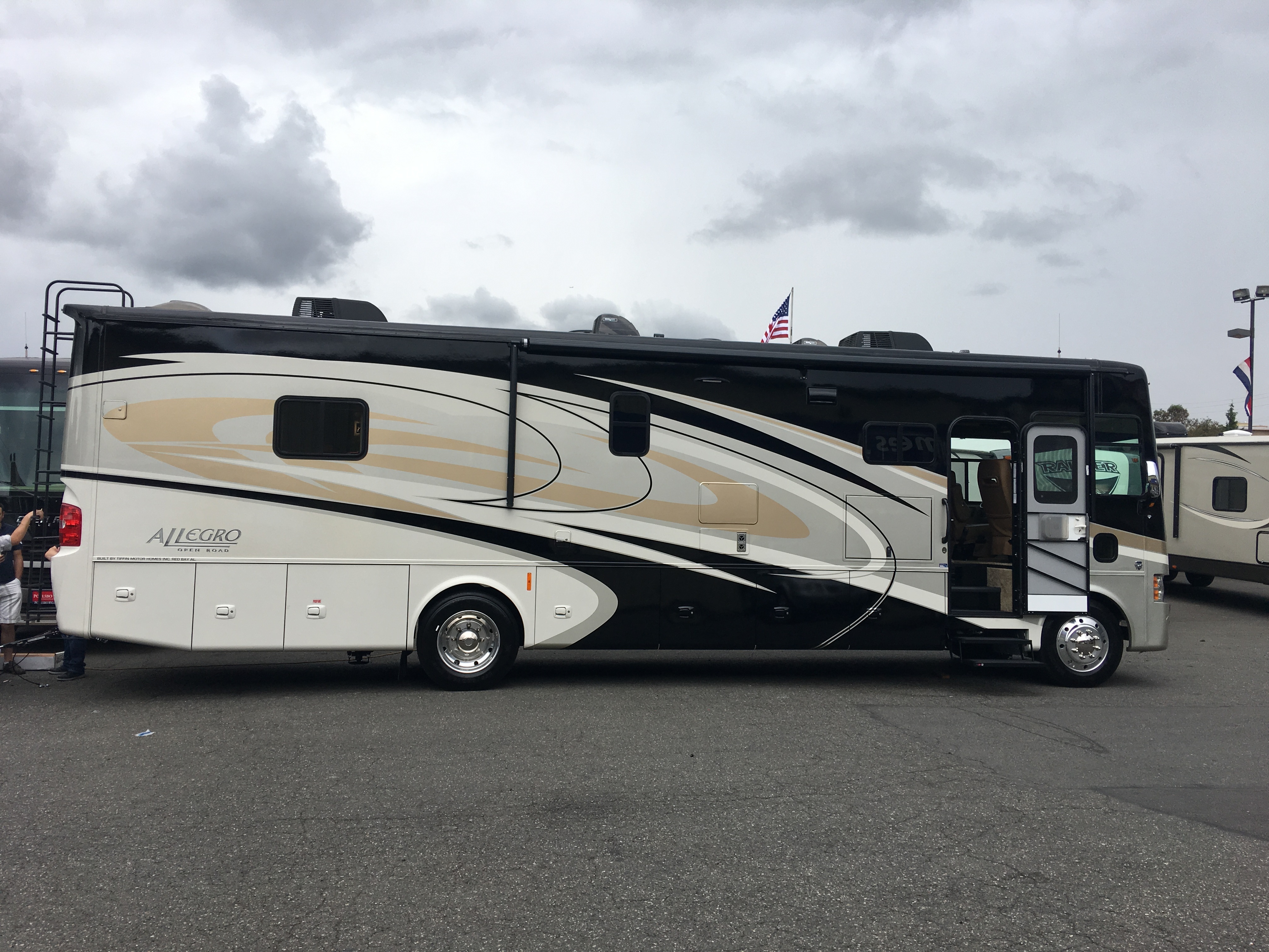 2015 Tiffin Motorhomes ALLEGRO OPEN ROAD 36LA RV