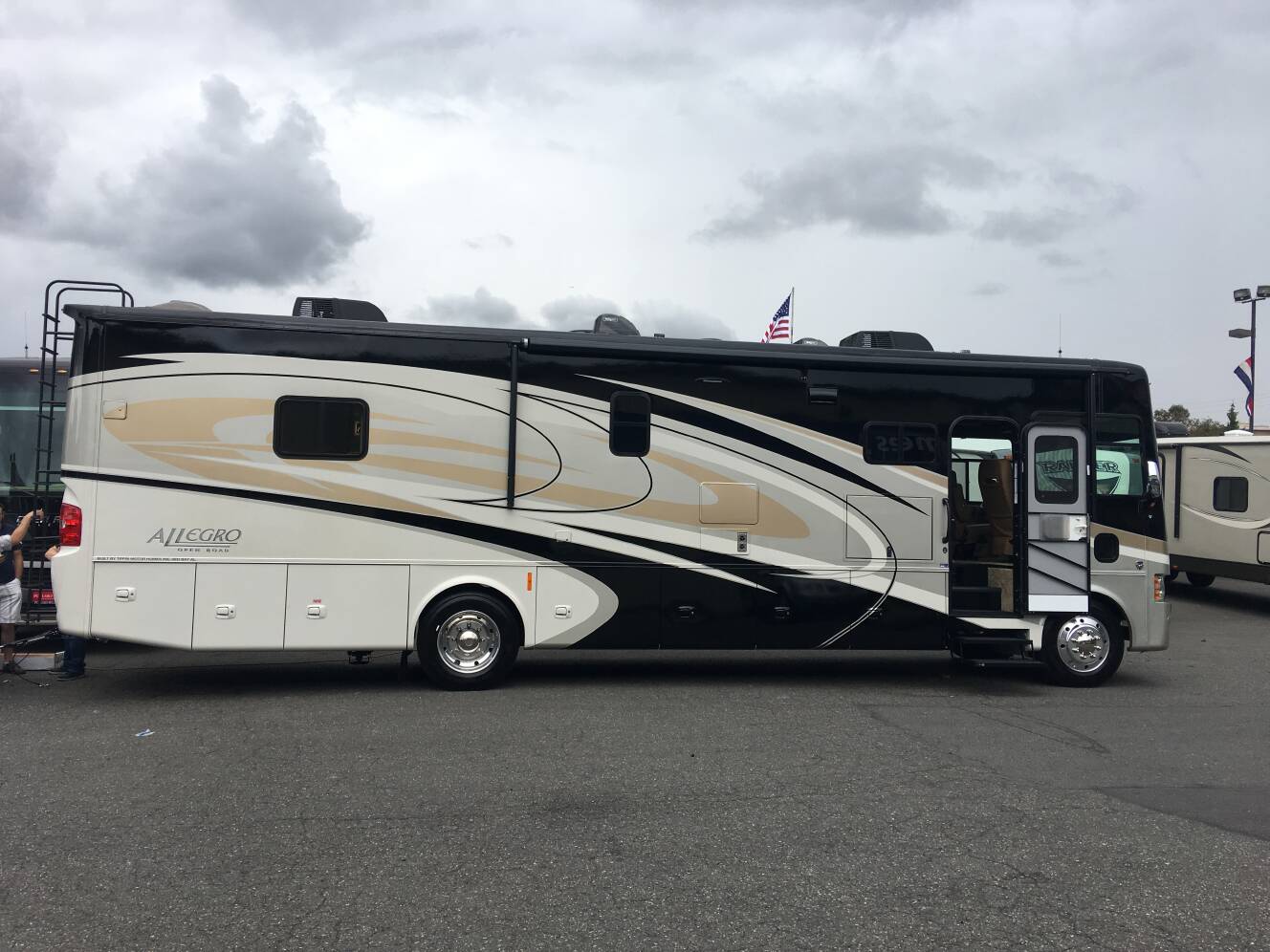 A photo of this 2015 Tiffin Motorhomes ALLEGRO OPEN ROAD 36LA