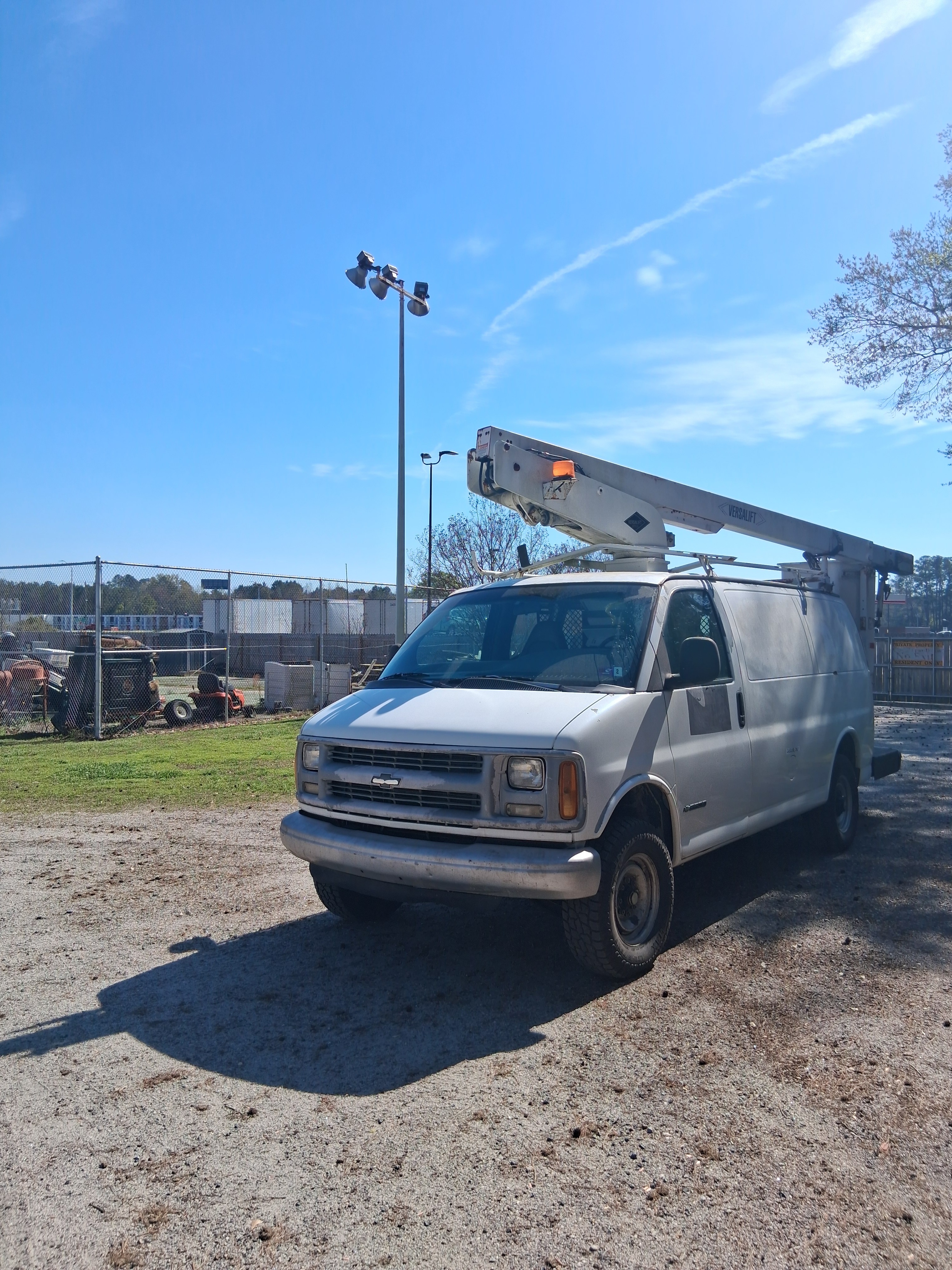 2001 CHEVROLET Express 3500 in Florence, SC