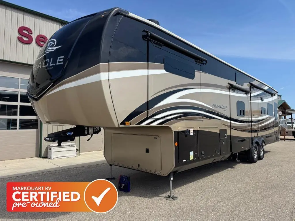 2021 Jayco Pinnacle 37MDQS RV