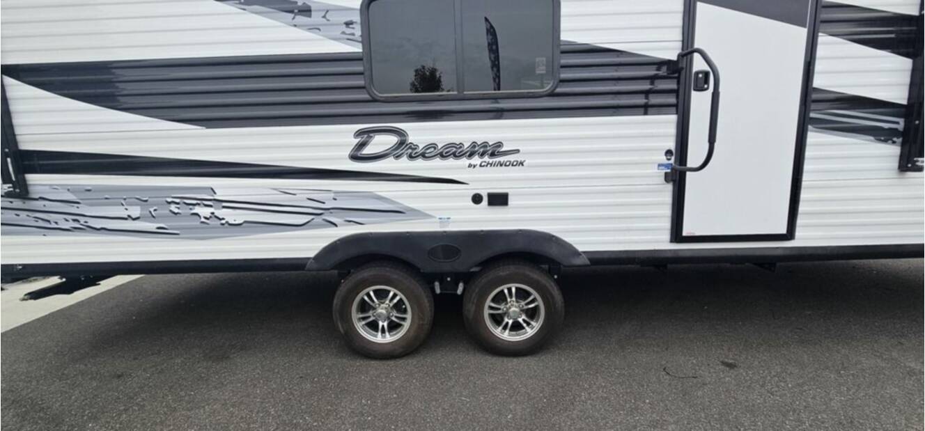 A photo of this 2022 Chinook DREAM D259RB