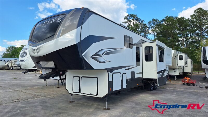 2023 Keystone Alpine 3790FK in liberty TX