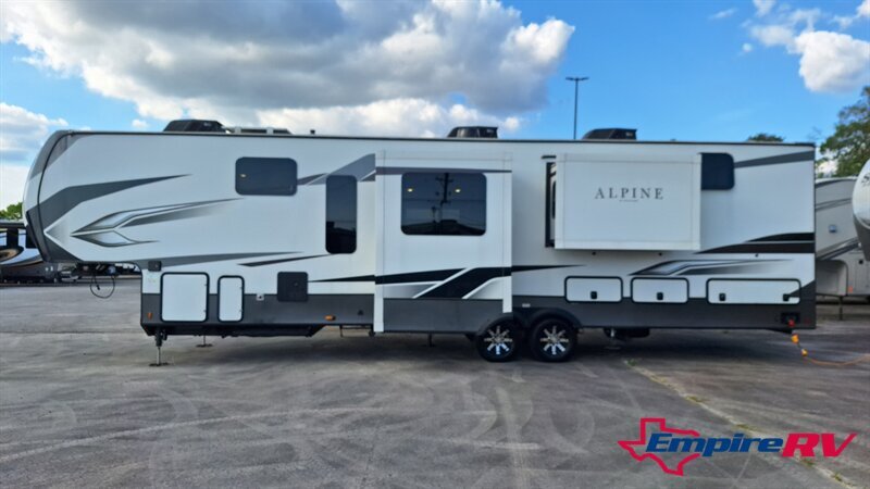 2023 Keystone Alpine 3790FK in liberty TX