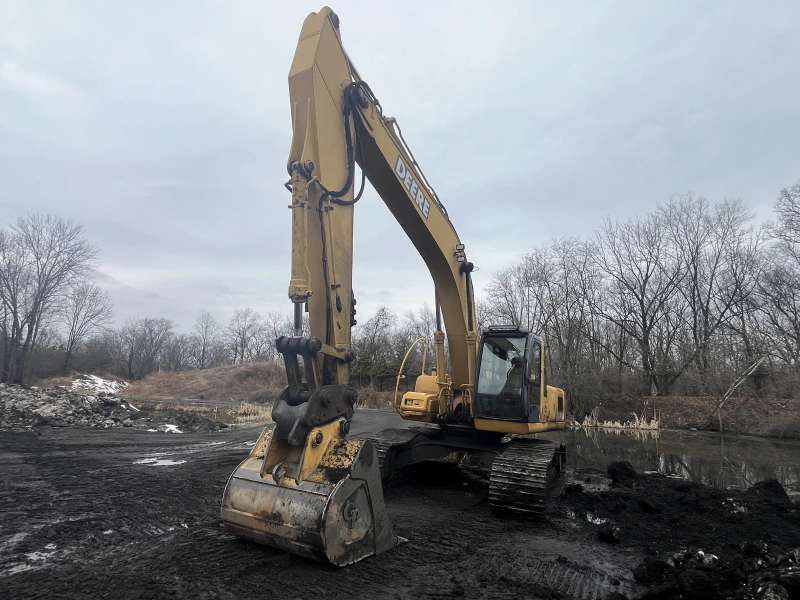 2003 JOHN DEERE 270C LC