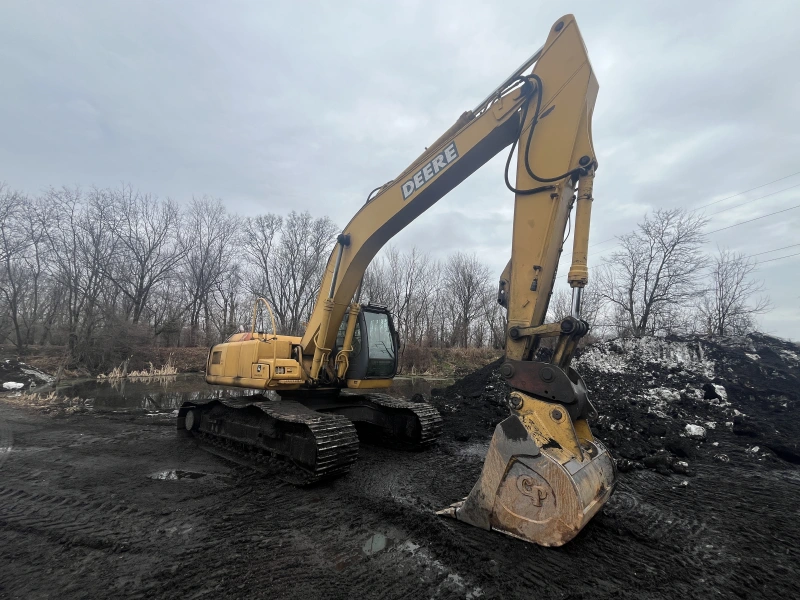 2003 JOHN DEERE 270C LC