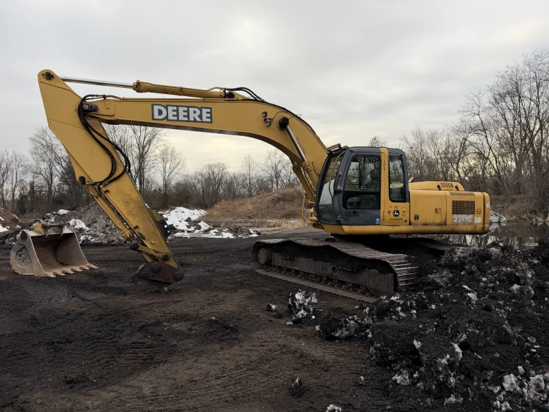 2003 JOHN DEERE 270C LC