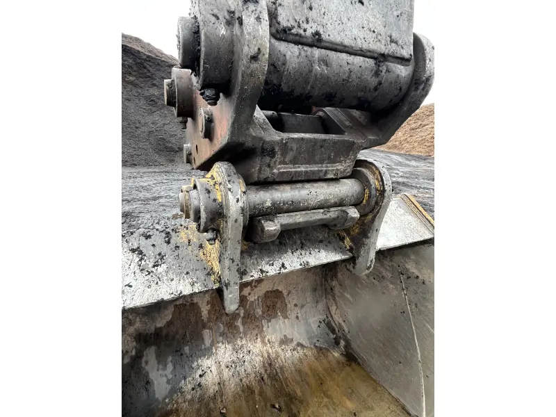 2003 JOHN DEERE 270C LC