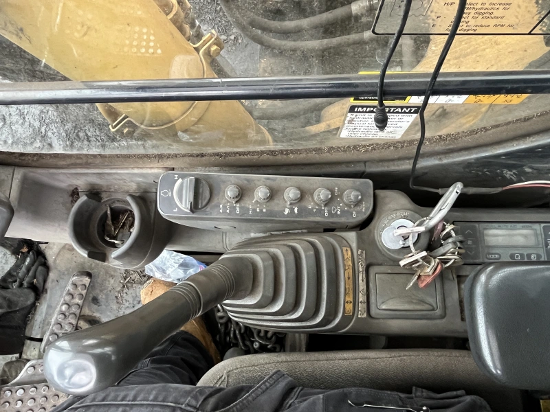 2003 JOHN DEERE 270C LC