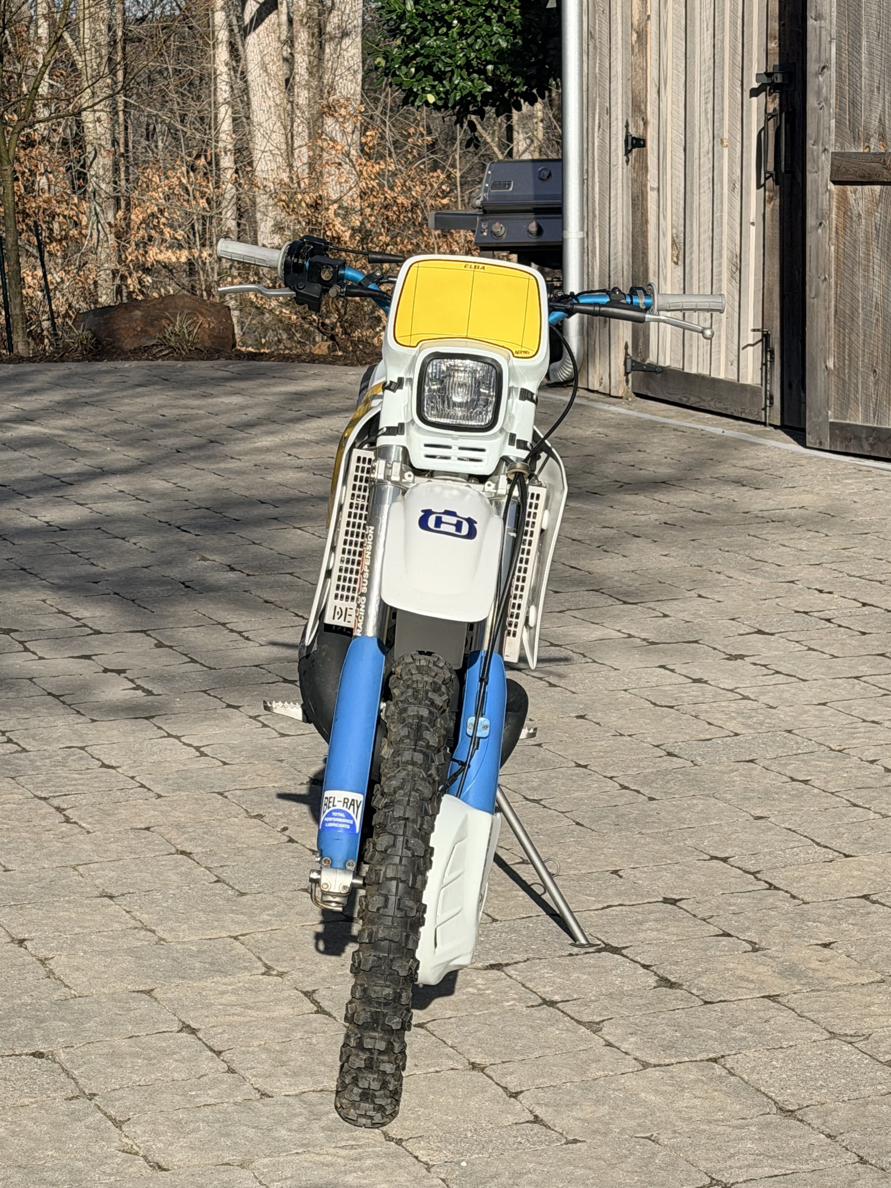 White Aprilia,honda,husqvarna,hyosung,kawasaki,suzuki,yamaha