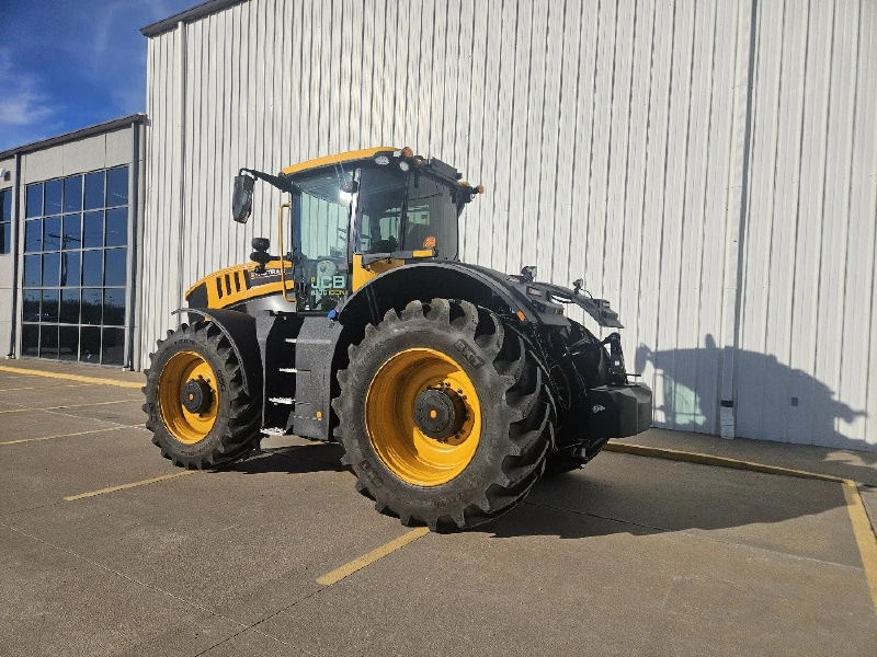 2026 JCB Fastrac 8330