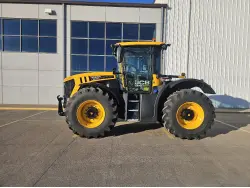 2025 JCB Fastrac 4220