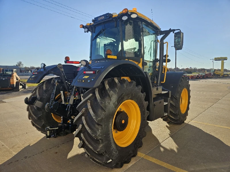 2025 JCB Fastrac 4220
