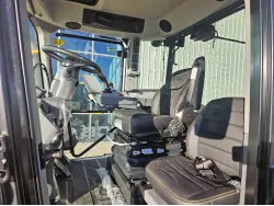 2025 JCB Fastrac 4220