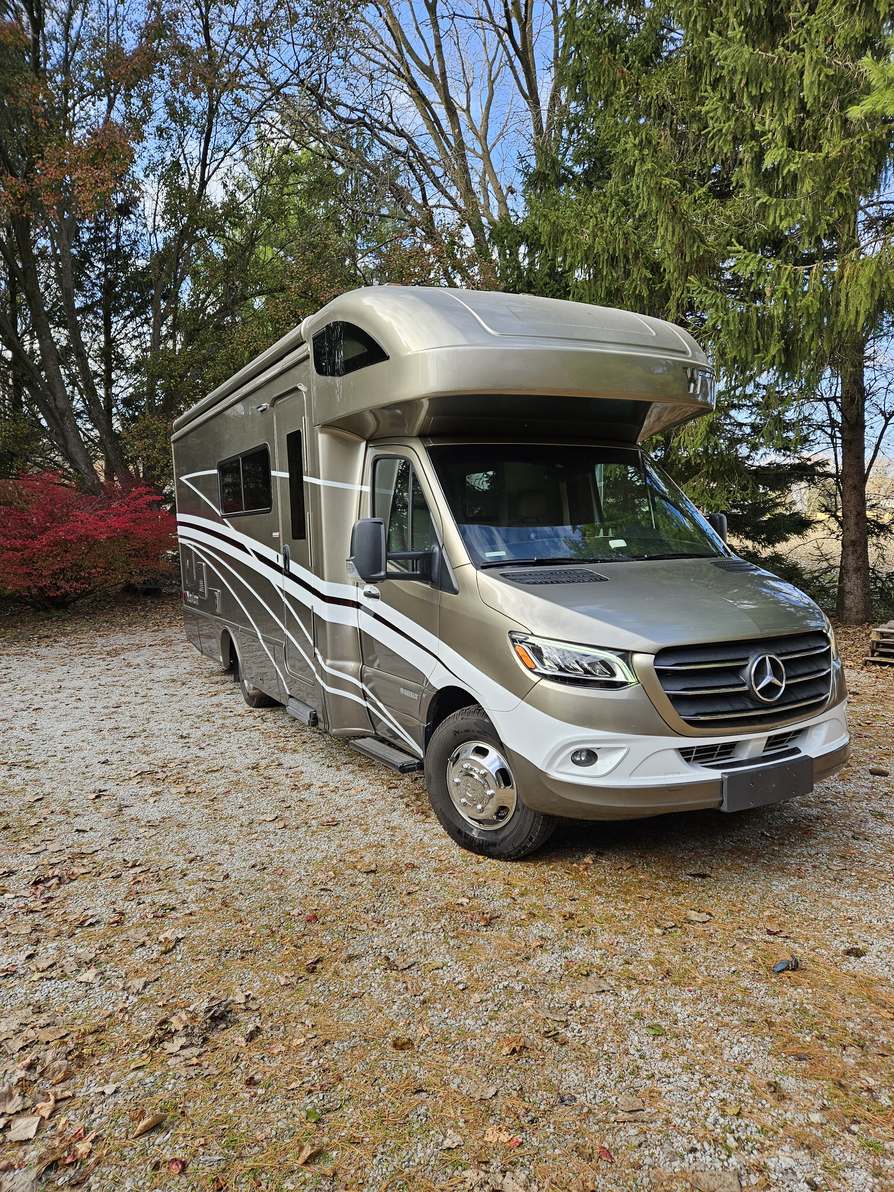2021 Winnebago NAVION 24D RV