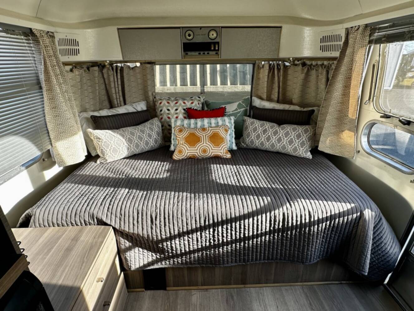A photo of this 1969 Airstream Land Yacht Safari 23