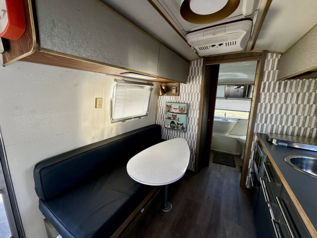 A photo of this 1969 Airstream Land Yacht Safari 23