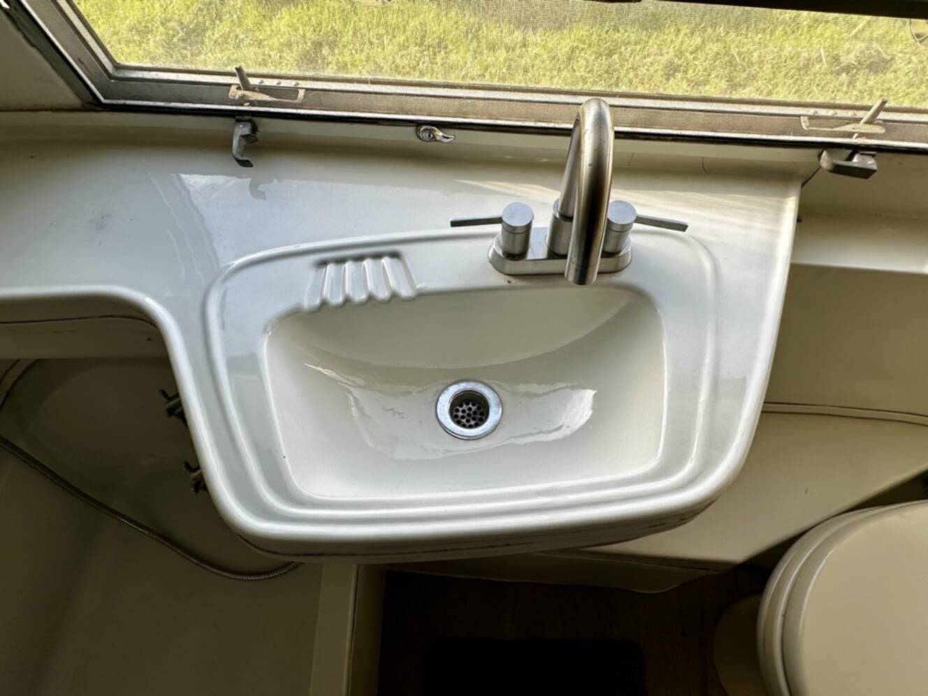 A photo of this 1969 Airstream Land Yacht Safari 23