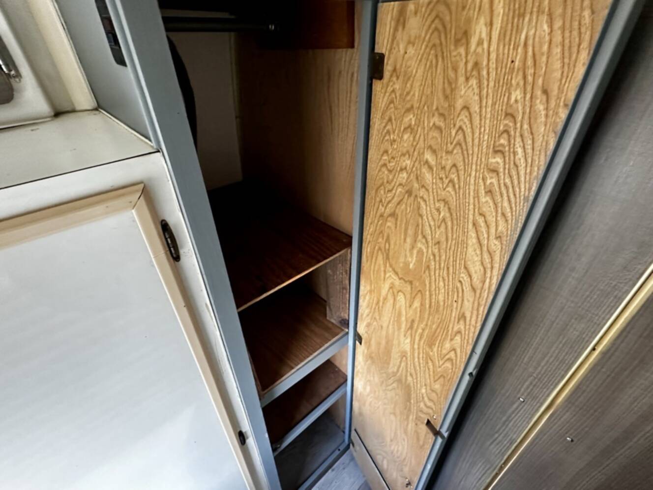 A photo of this 1969 Airstream Land Yacht Safari 23