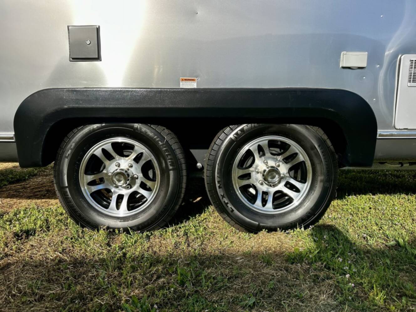 A photo of this 2016 Airstream PENDLETON 27FB
