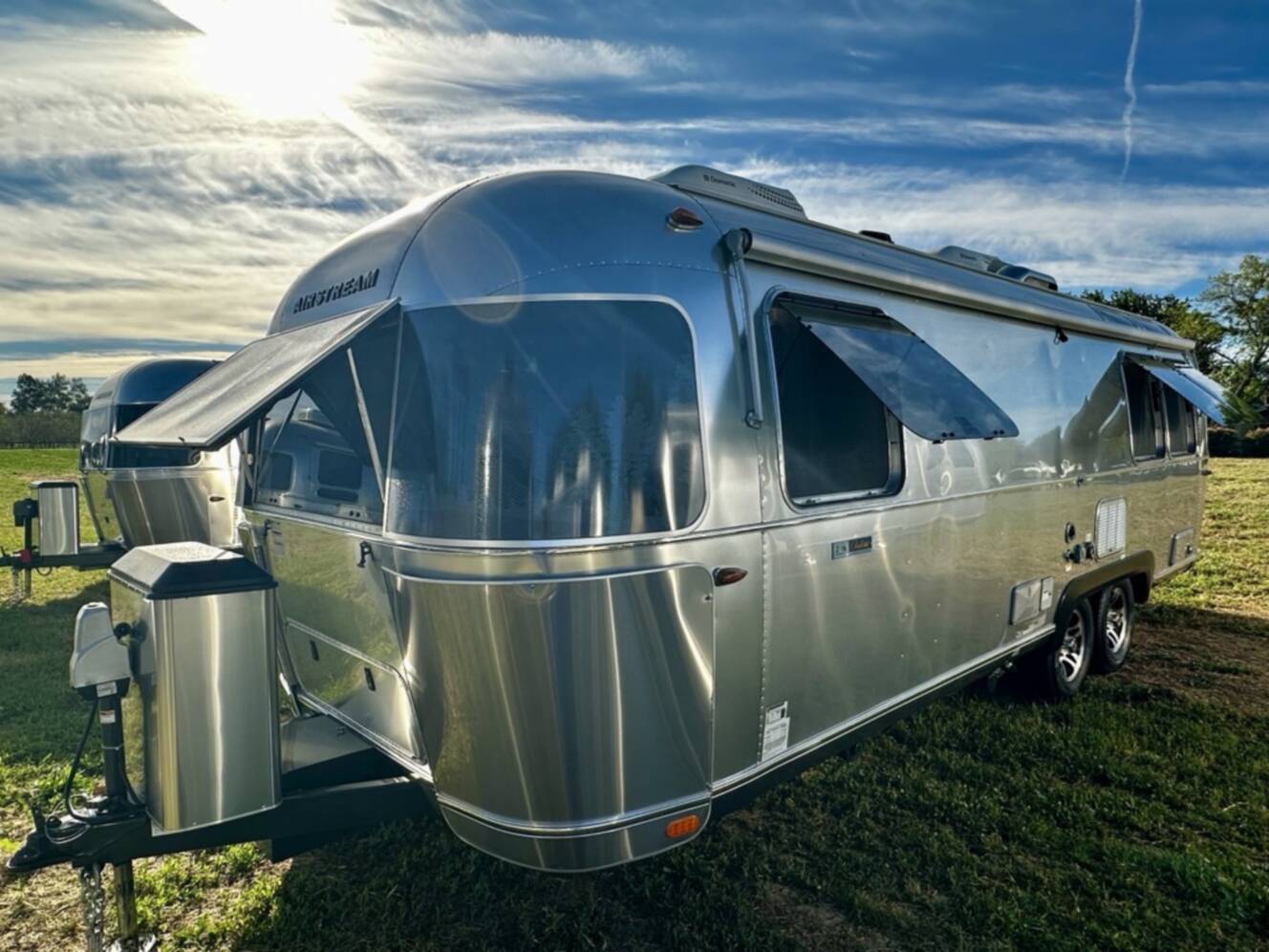 A photo of this 2016 Airstream PENDLETON 27FB