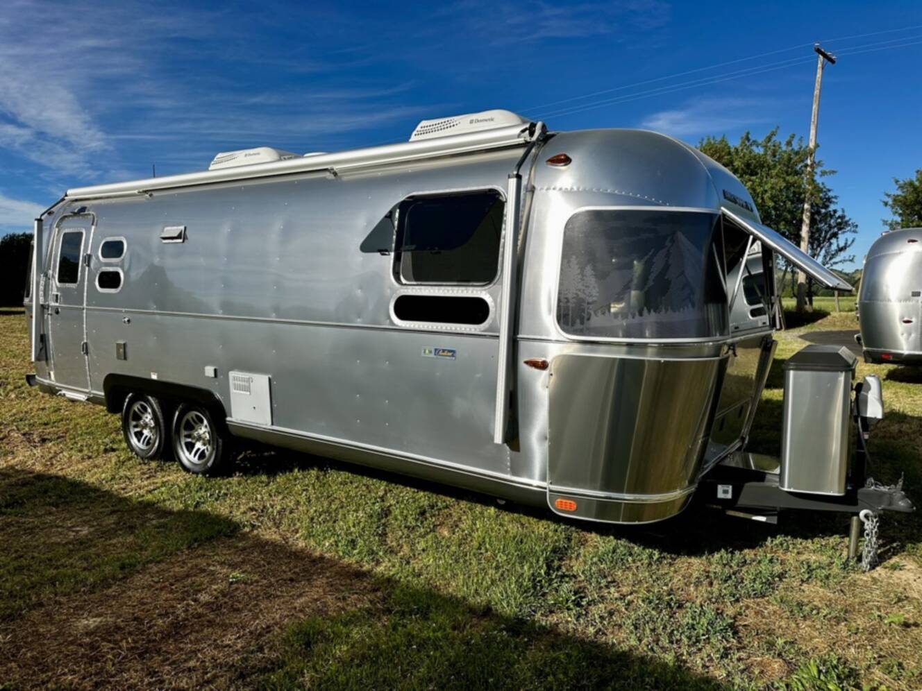 A photo of this 2016 Airstream PENDLETON 27FB