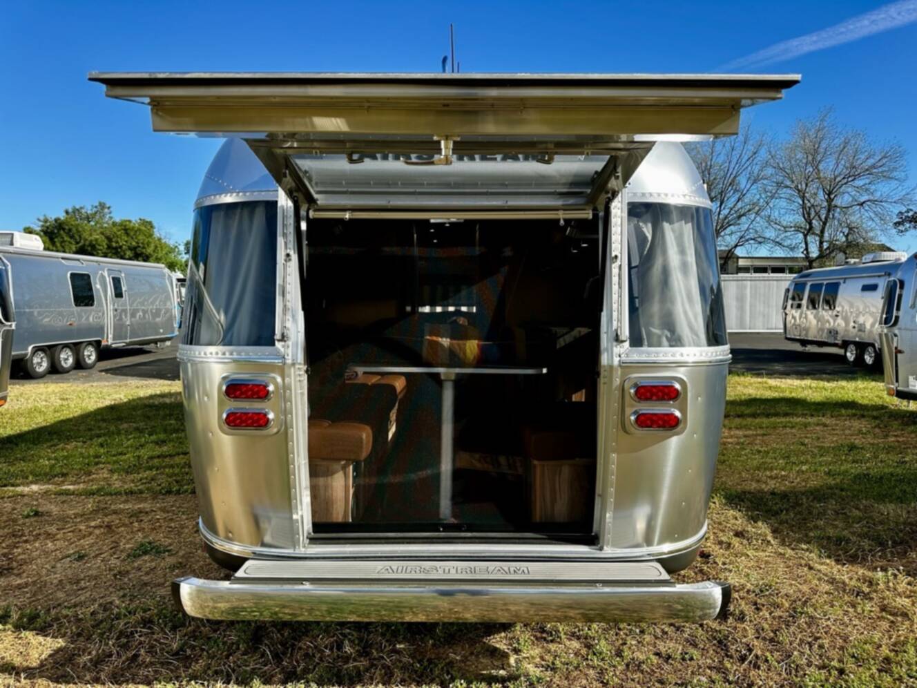 A photo of this 2016 Airstream PENDLETON 27FB
