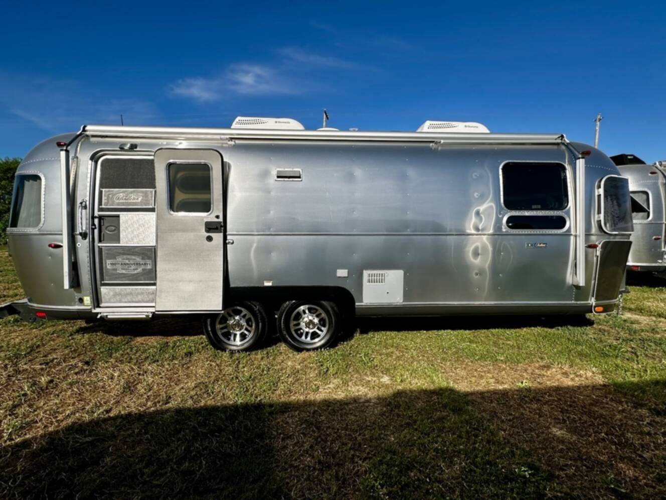 A photo of this 2016 Airstream PENDLETON 27FB