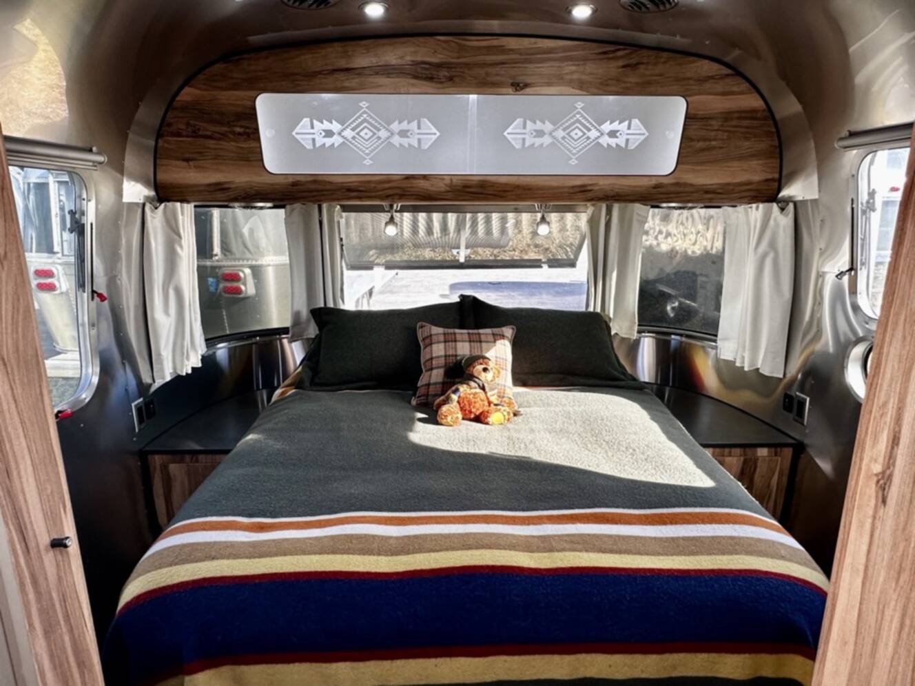 A photo of this 2016 Airstream PENDLETON 27FB