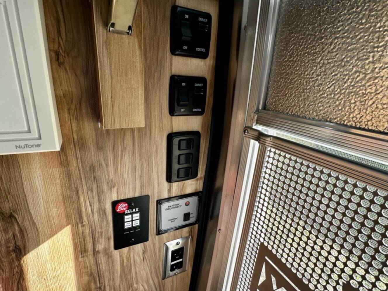 A photo of this 2016 Airstream PENDLETON 27FB