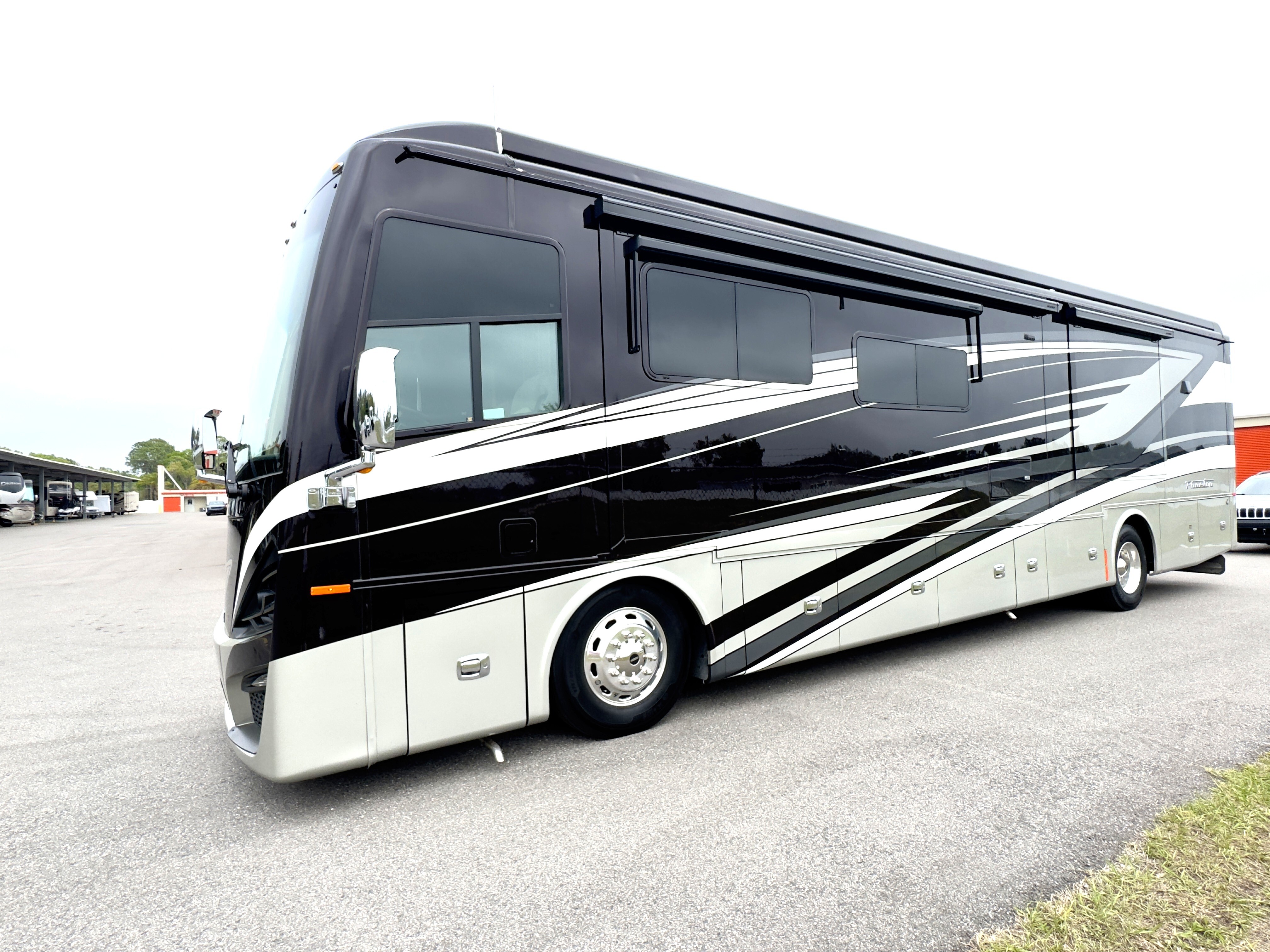 2022 Tiffin Motorhomes PHAETON 40 QBH RV